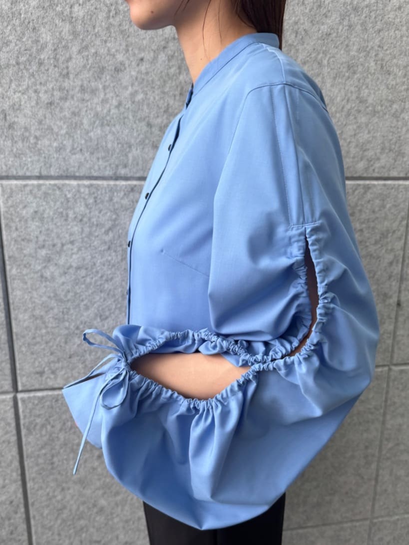 designer yukaさんの「CODE A｜playful puffs blouse」を使ったコーディネート