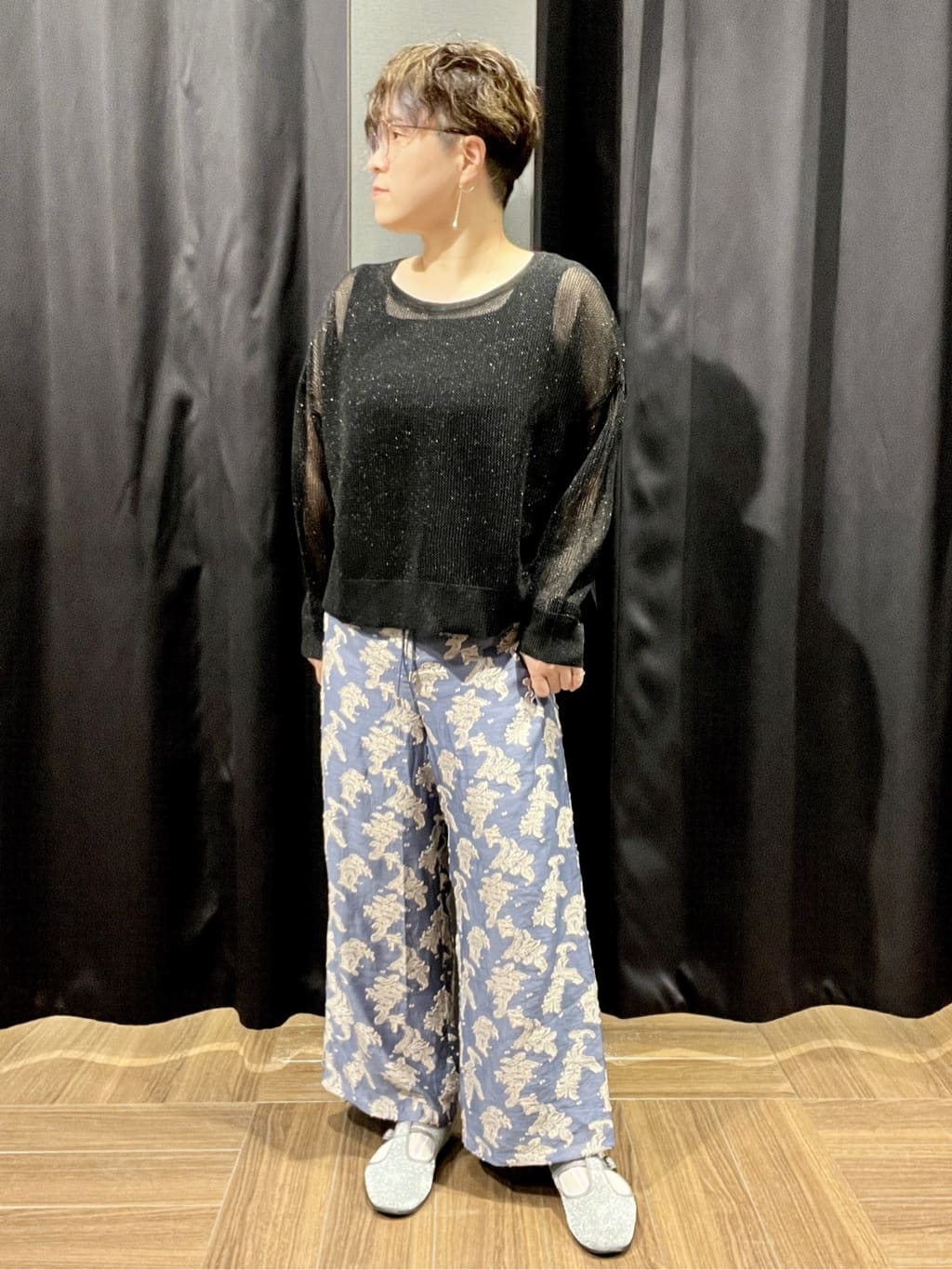 OKMKさんの「THE SHOP TK｜◆ラメメッシュニット」を使ったコーディネート