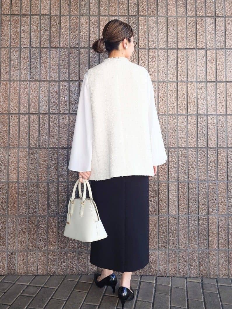 MUTSUKOさんの「UNTITLED｜◆フレアスリーブブラウス」を使ったコーディネート