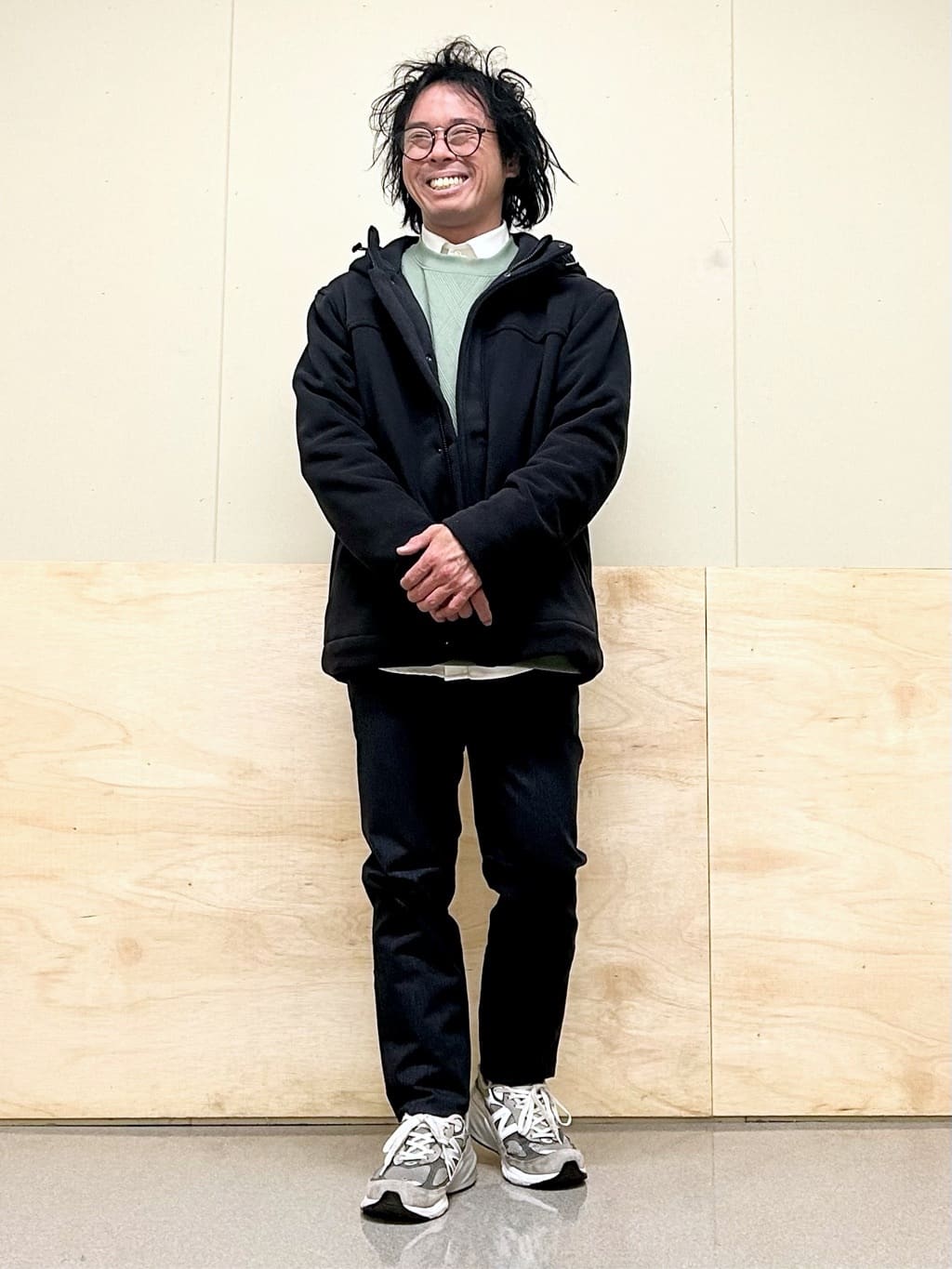 KENJI Iさんの「THE SHOP TK｜【オールシーズン穿ける！】7DAYSストレッチへリンボンパンツ　ON&hArr;OFF兼用」を使ったコーディネート