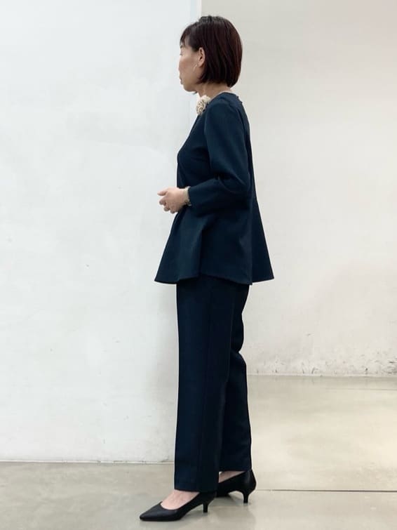 fujiさんの「THE SHOP TK｜◆【ONOFF活躍/セレモニー/通勤】杢調カルゼペプラムブラウス/洗える」を使ったコーディネート