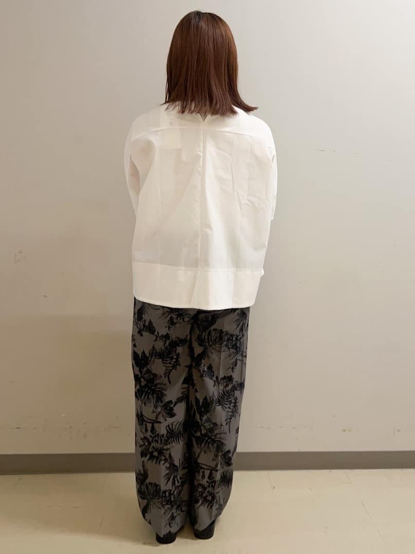 なかさんの「OPAQUE.CLIP｜◆バックフハクドッキングAラインカットソー【洗濯機洗い可】」を使ったコーディネート