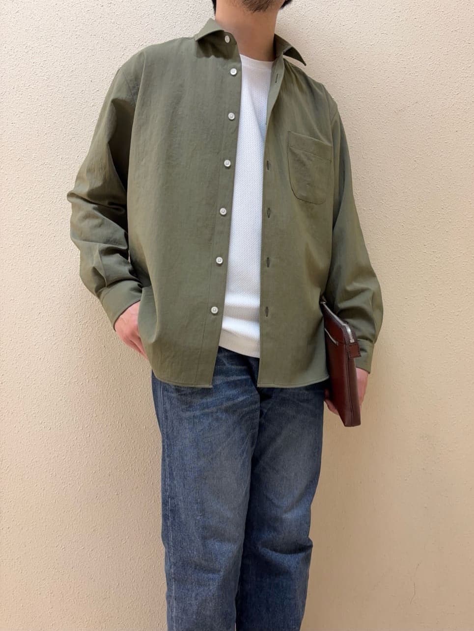 及川さんの「TAKEO KIKUCHI｜【モンスターストレッチ】日本製 ウォッシュド デニムパンツ」を使ったコーディネート