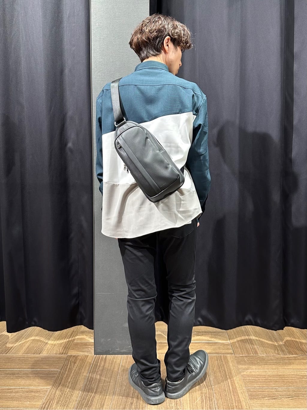 tomoyaさんの「THE SHOP TK｜◆ドライタッチ長袖シャツ」を使ったコーディネート