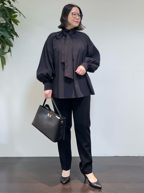 Asamiさんの「UNTITLED｜◆【通勤スーツ】タックテーパードパンツ」を使ったコーディネート