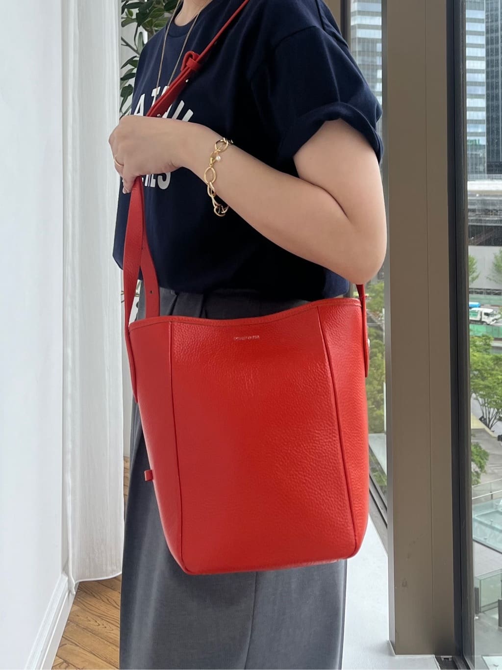 つじ まこさんの「DRESSTERIOR｜チェーンブレスレット」を使ったコーディネート