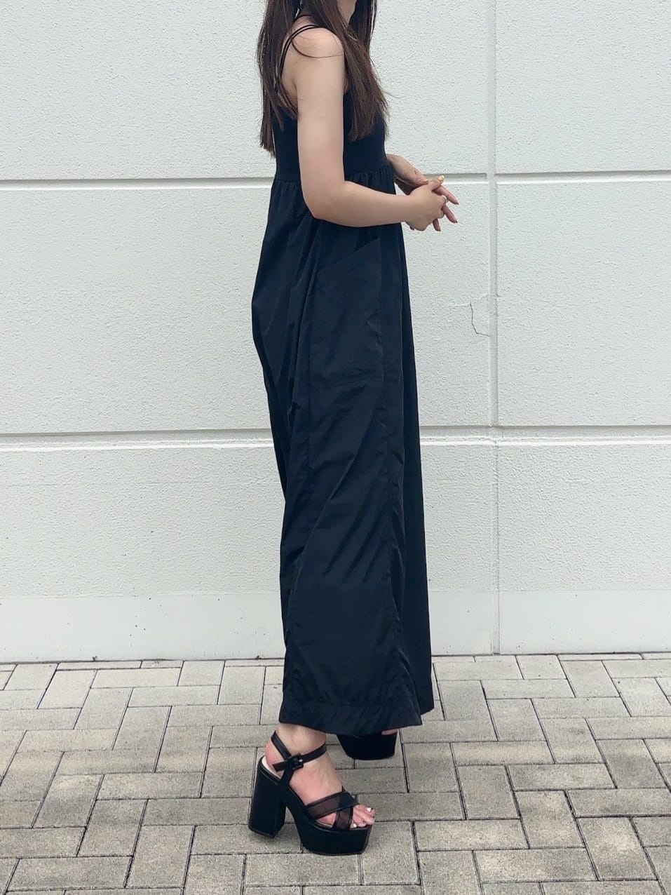 RINAさんの「ESPERANZA｜◆【ラク盛り／サンダル】リピーター続出／脚長美脚　ラク盛り厚底サンダル　24年Ver」を使ったコーディネート