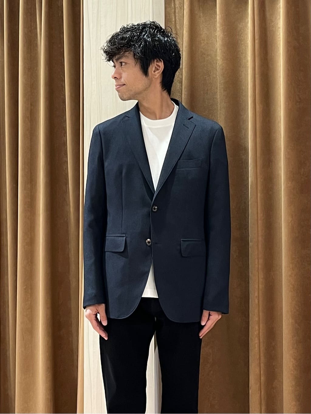 URAさんの「TAKEO KIKUCHI｜【Sサイズ～】ストレッチ デニム パンツ」を使ったコーディネート