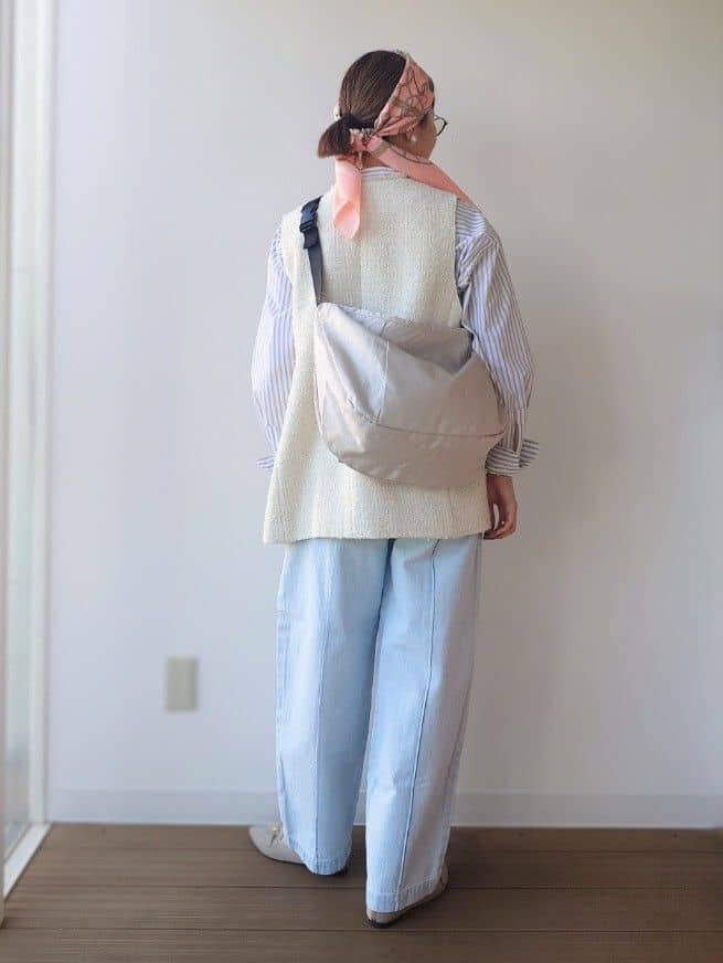 MUTSUKOさんの「UNTITLED｜【手洗い／88cm正方形】バイカラーハーネススカーフ」を使ったコーディネート