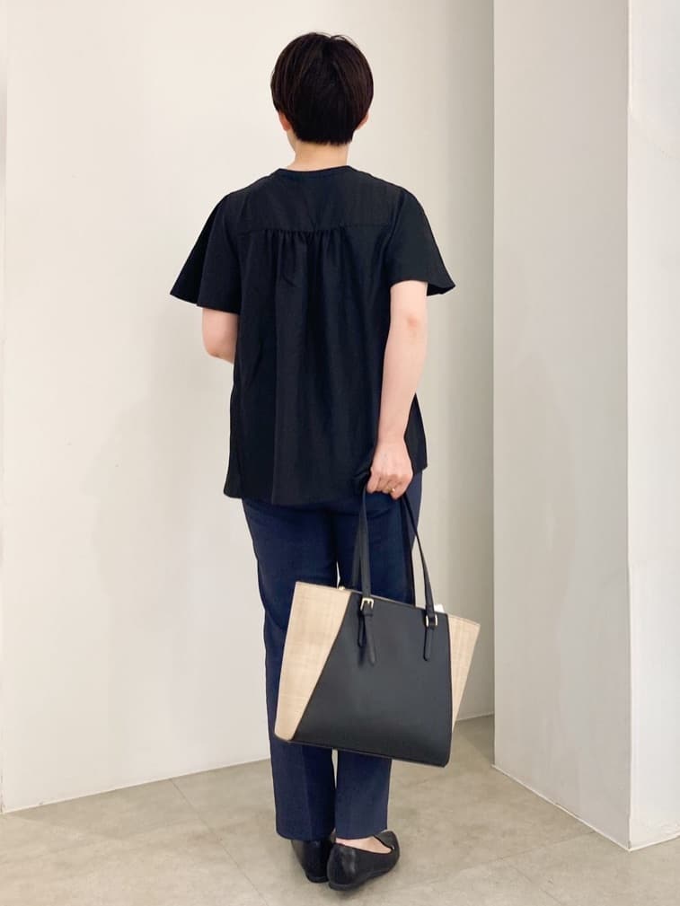 KUROさんの「grove｜メタルパーツローファーパンプス【晴雨兼用】」を使ったコーディネート