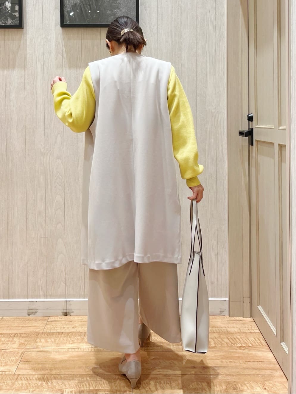 shirayuuuさんの「SHOO･LA･RUE｜【通勤/デイリー/セットアップ可】マルチに使える カットジョーゼット ワイドパンツ」を使ったコーディネート
