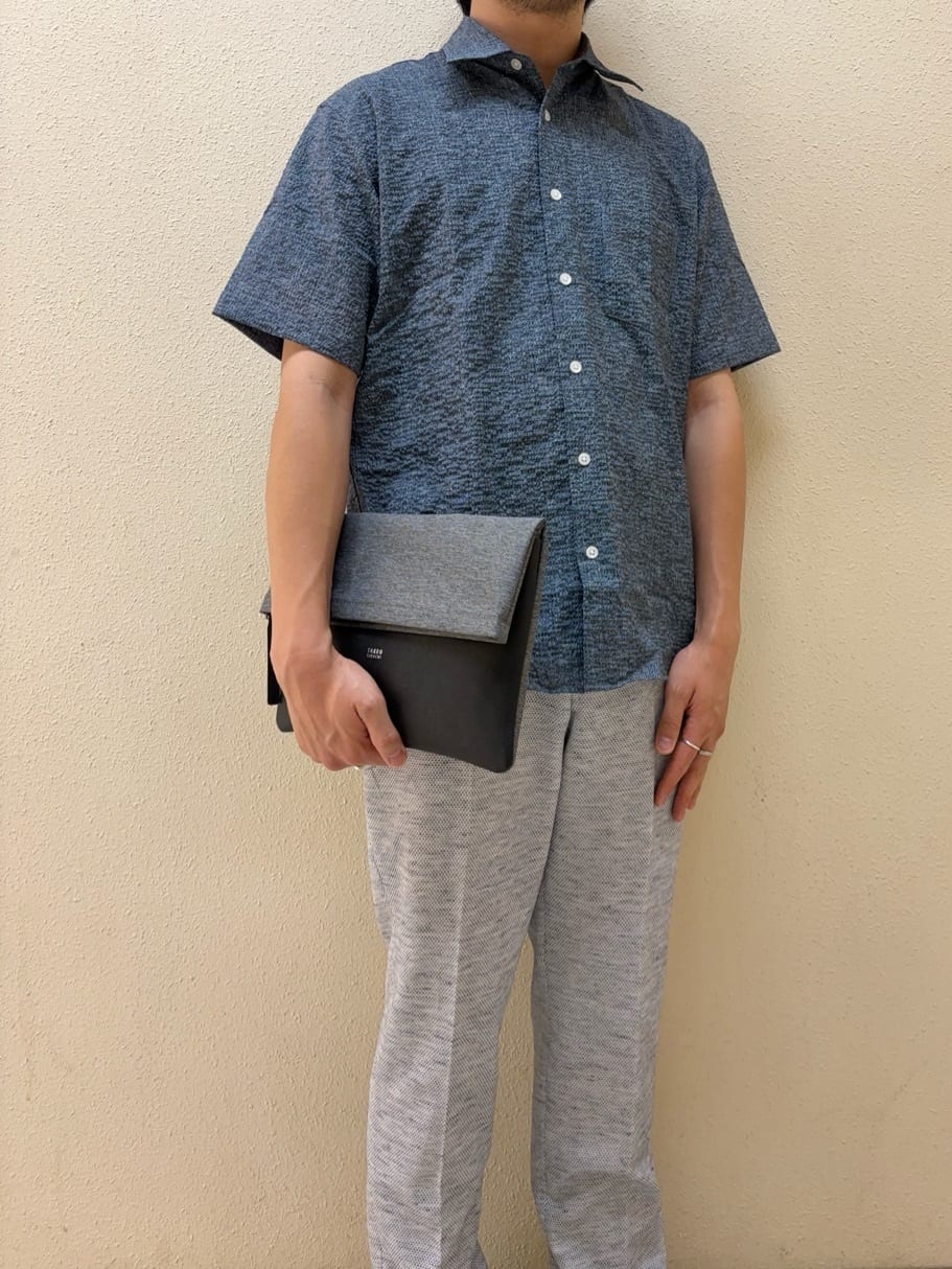 及川さんの「TAKEO KIKUCHI｜【尾州織】リネンブレンド メッシュパンツ」を使ったコーディネート