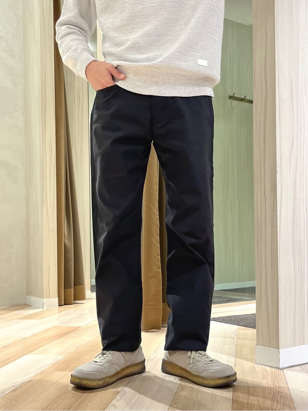 URAさんの「TAKEO KIKUCHI｜【Made in JAPAN】播州織 ストレッチ パンツ」を使ったコーディネート