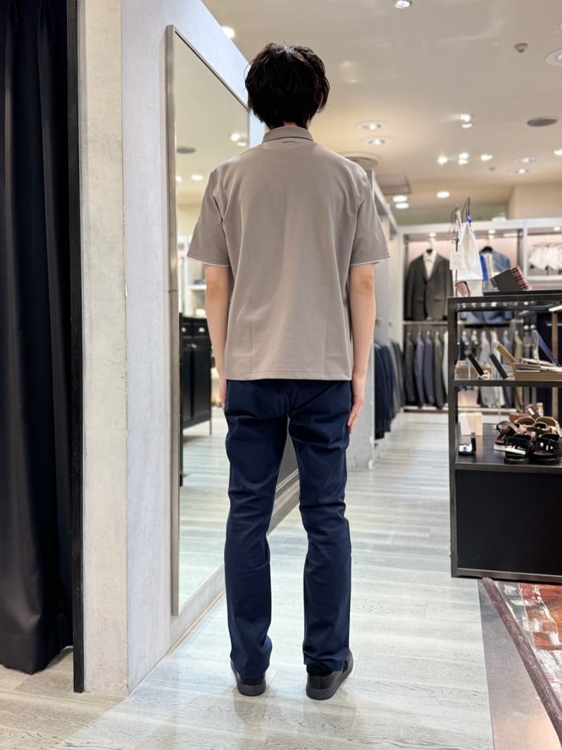 よっしーさんの「TAKEO KIKUCHI｜【Made in JAPAN】播州織 ヘリンボン ストレート パンツ」を使ったコーディネート