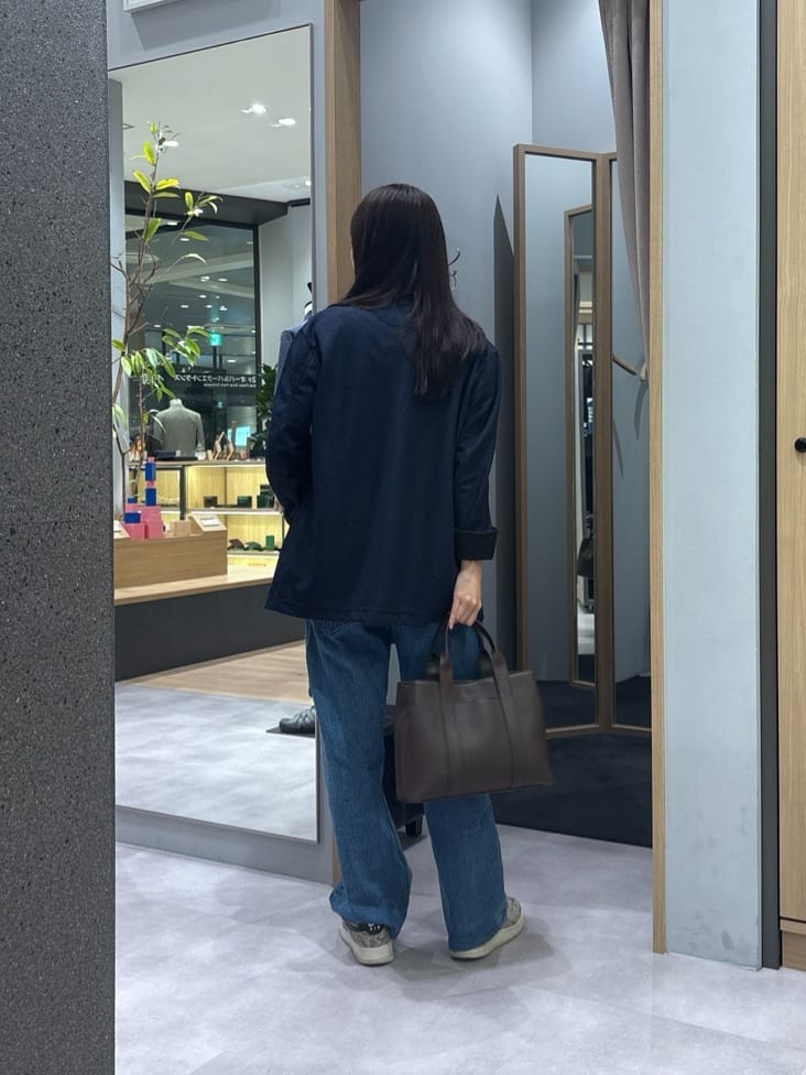 よぴさんの「TAKEO KIKUCHI｜◆【便利なサイズ感】ドライビング　トートバッグ」を使ったコーディネート