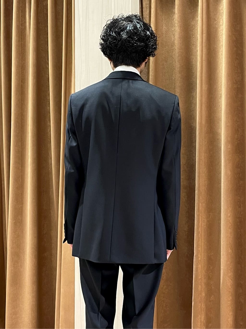 URAさんの「TAKEO KIKUCHI｜【Three by Three】シャイニーシャークピンヘッド ベスト / 3ピース対応」を使ったコーディネート