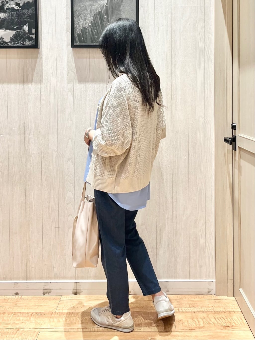 youさんの「SHOO･LA･RUE｜◆【洗える】ざっくり編みが大人かわいい キーネックカーディガン」を使ったコーディネート