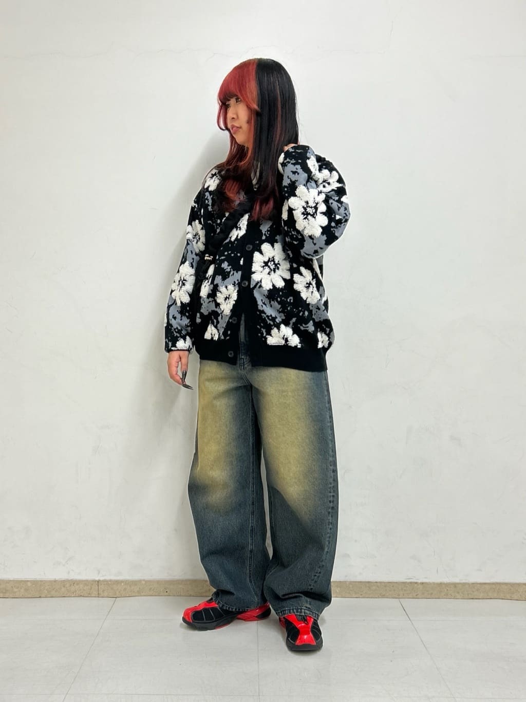 MANAさんの「tk.TAKEO KIKUCHI｜◆フラワージャカードカーディガン」を使ったコーディネート