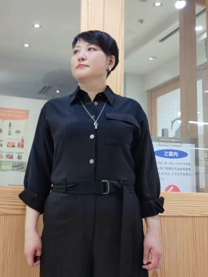 ますこさんの「UNTITLED｜◆【朝比奈 彩&times;Oggi&times;UNTITLED スペシャルコラボ】シャツカラーオールインワン」を使ったコーディネート