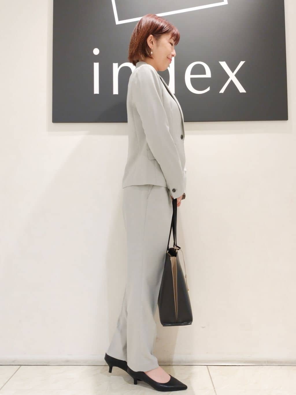 n.さんの「index｜◆バイカラーパイピングブラウス【洗濯機洗い可】」を使ったコーディネート