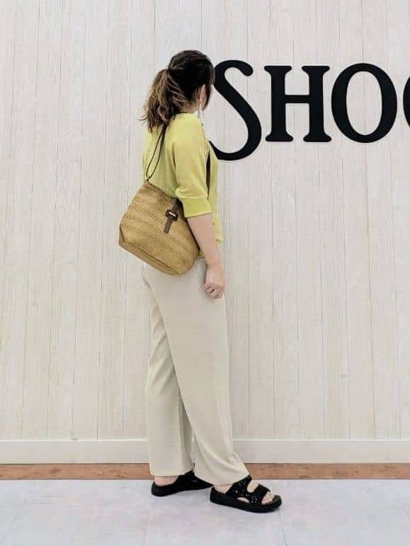さくみぃさんの「SHOO･LA･RUE｜◆ゆるシルエットが心地よい リブドルマントップス」を使ったコーディネート