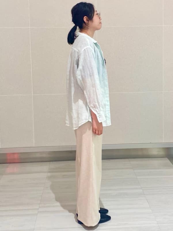 YUMIさんの「UNTITLED｜◆【毎年人気！／フレンチリネン】ベーシックシャツ」を使ったコーディネート