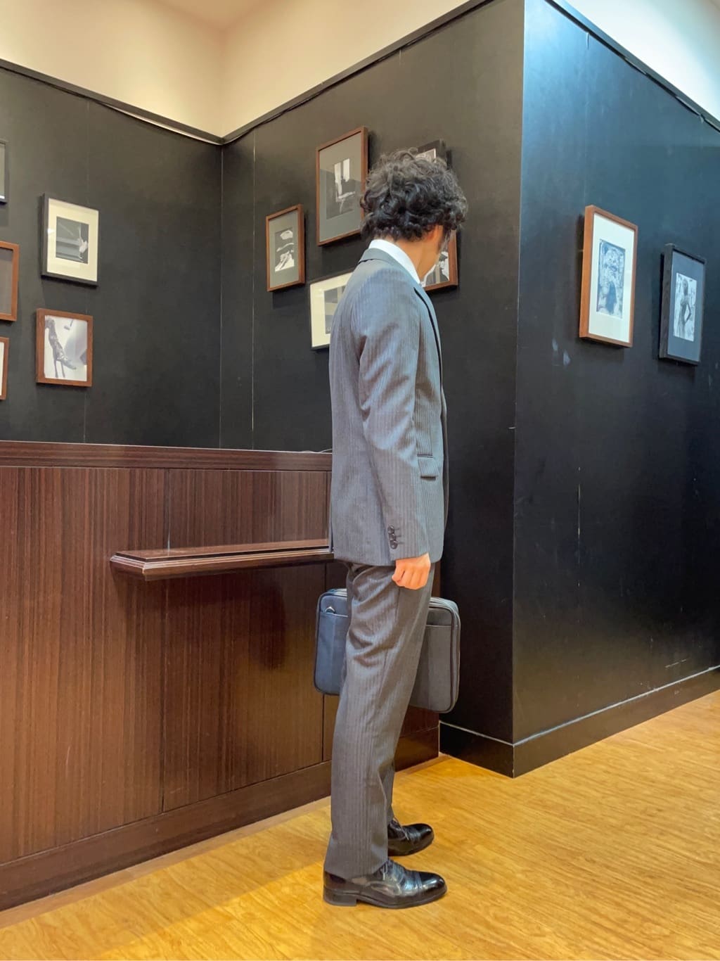 KEIさんの「TAKEO KIKUCHI｜【ナローモデル】シャイニー ヘリンボン ストライプ スーツ/3ピース対応可」を使ったコーディネート