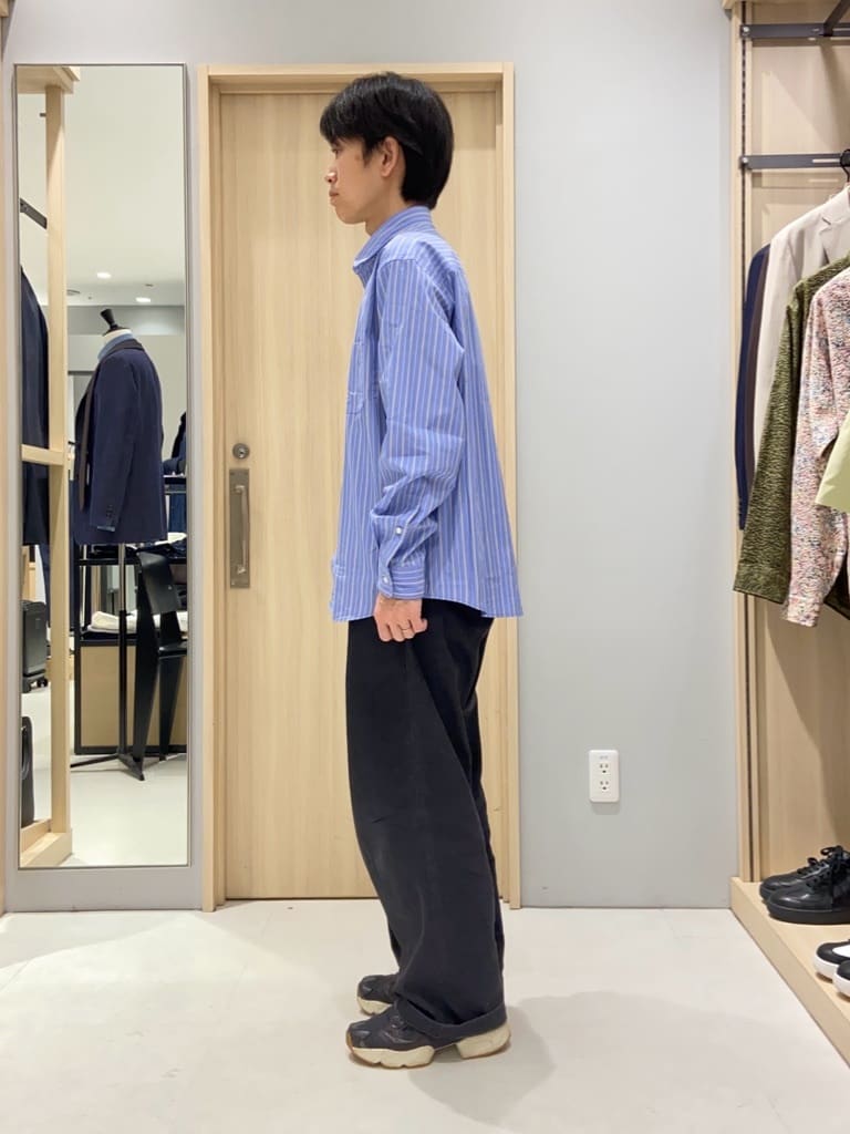 わいずみさんの「TAKEO KIKUCHI｜薄マチ スマート 大人　ワンショルダーバッグ」を使ったコーディネート