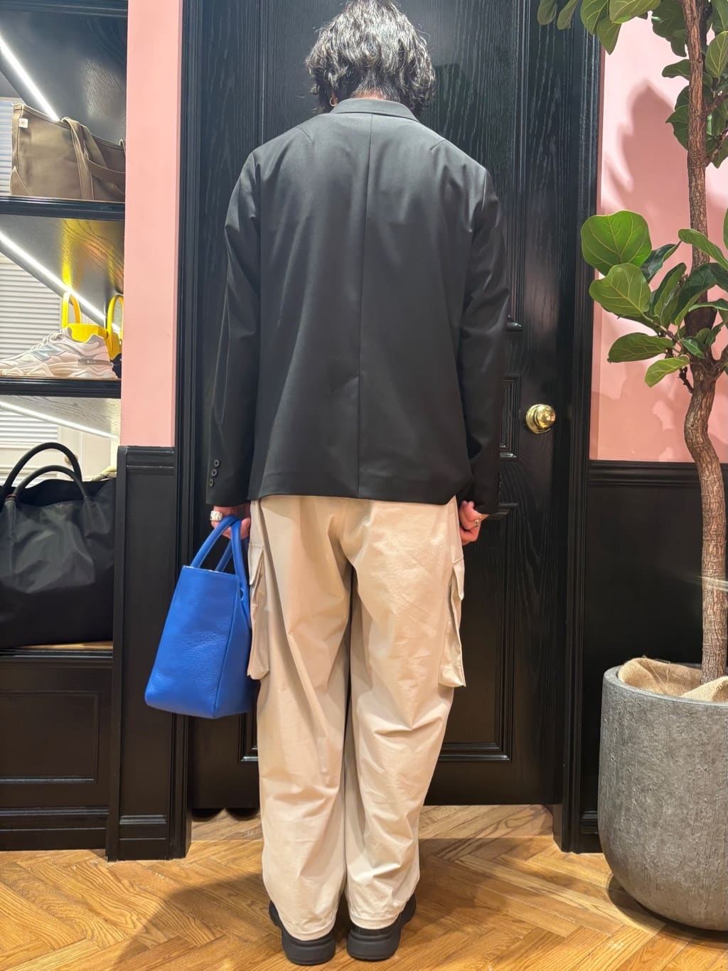 kaminaga さんの「DRESSTERIOR｜◆【セットアップ可】2WAYストレッチ ワイドカーゴパンツ」を使ったコーディネート