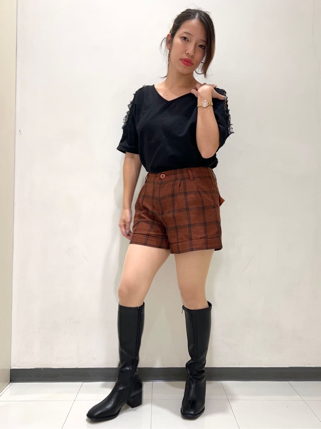 かなぴぃさんの「ESPERANZA｜スクエアトゥロングブーツ【ロングセラー／歩きやすい／ローヒール／ストレッチ／サイドジップ／着脱簡単／」を使ったコーディネート