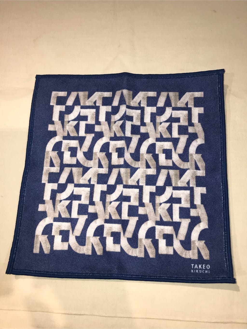 じゅんさんの「TAKEO KIKUCHI｜◆パズル柄フォンカチ」を使ったコーディネート
