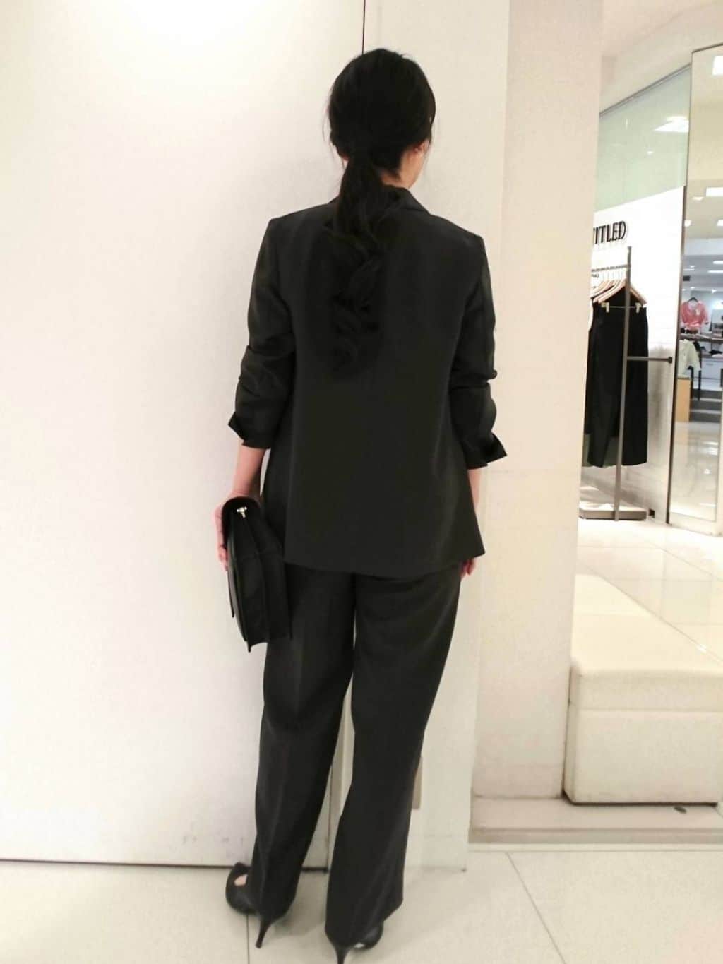YABUさんの「UNTITLED｜◆【接触冷感/UV/セットアップ可能】ライトウェイト ワイドパンツ」を使ったコーディネート