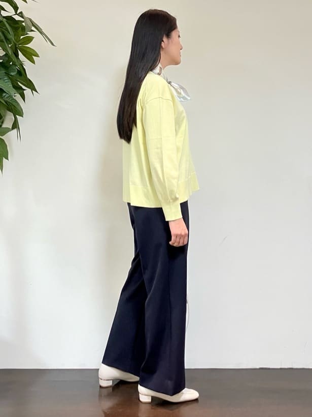 カレンさんの「UNTITLED｜【手洗い／88cm正方形】バイカラーハーネススカーフ」を使ったコーディネート