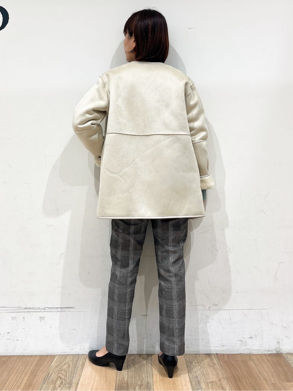 山さんさんの「grove｜【ふわっと心地よい足入れ】やわここち(R)Vカットパンプス」を使ったコーディネート