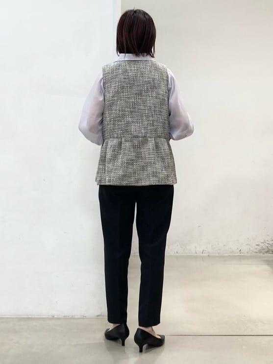 fujiさんの「THE SHOP TK｜◆【ONOFF活躍/セレモニー】ツイードペプラムジレ/洗える」を使ったコーディネート