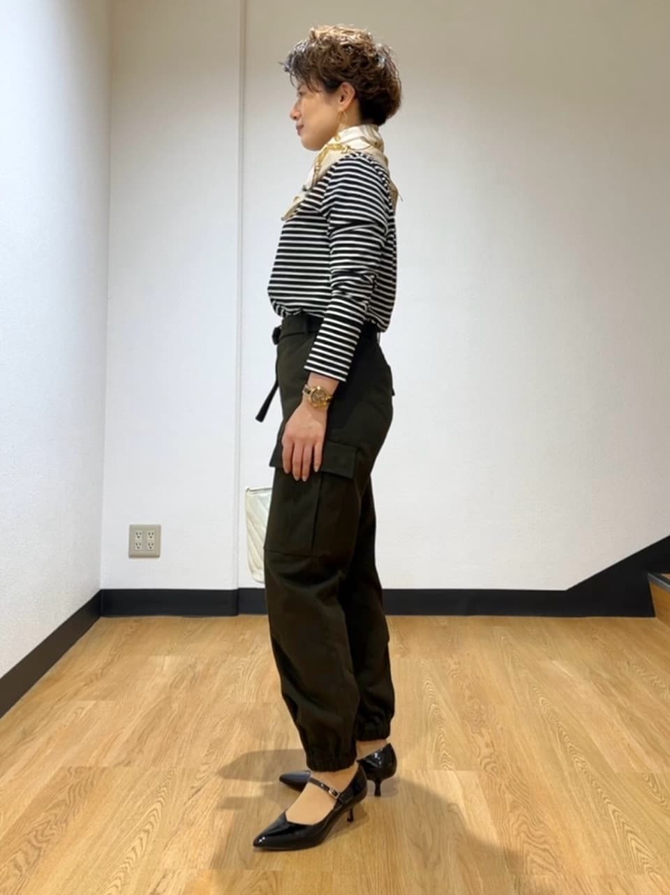 MAYUMIさんの「UNTITLED｜【手洗い／58cm正方形】ベルトプリントスカーフ」を使ったコーディネート