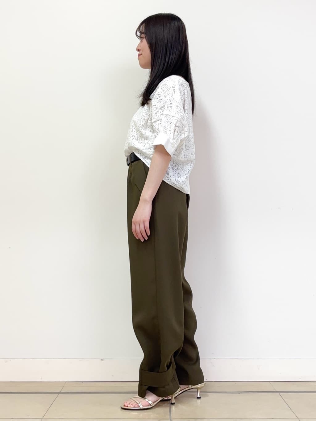 あやかさんの「UNTITLED｜◆【トレンド/手洗い可】ミリタリーライク カーブパンツ」を使ったコーディネート