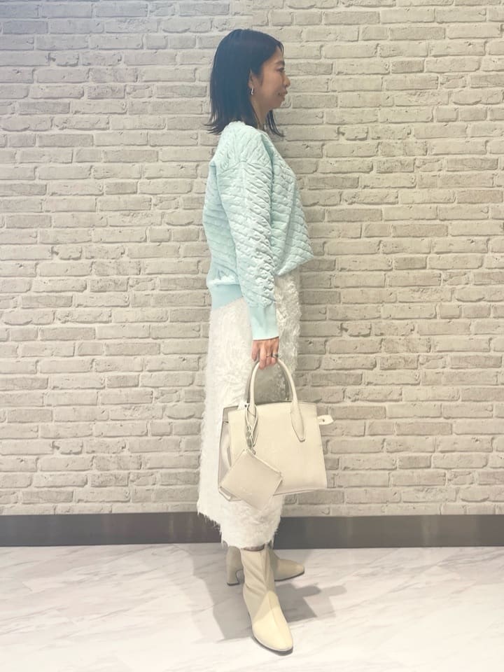 Mikoさんの「INDIVI｜◆【スタイルUP】フリンジ調ジャカード ストレートラインスカート」を使ったコーディネート