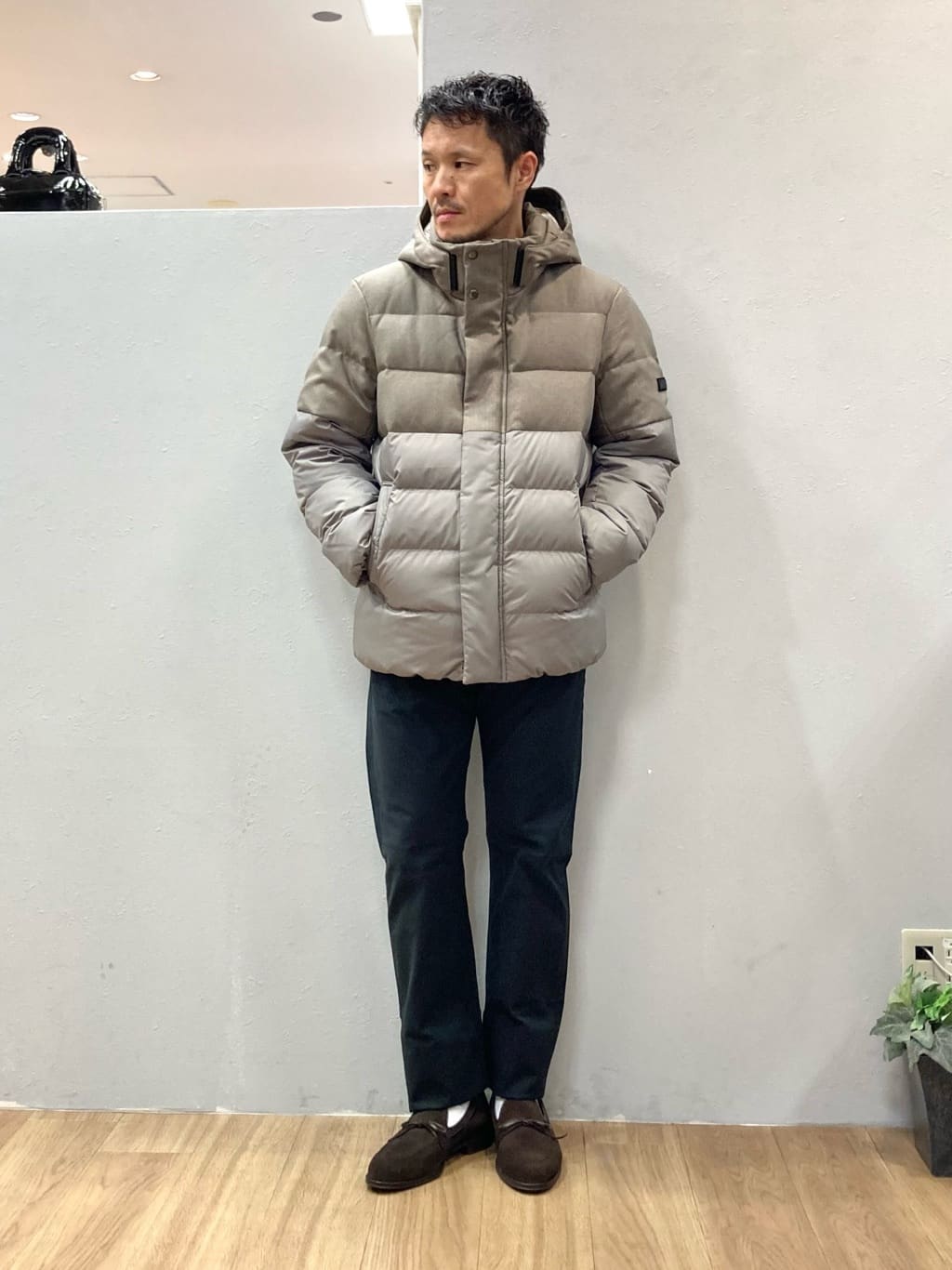 シュンさんの「TAKEO KIKUCHI｜【Made in JAPAN】播州織 ストレッチ パンツ」を使ったコーディネート