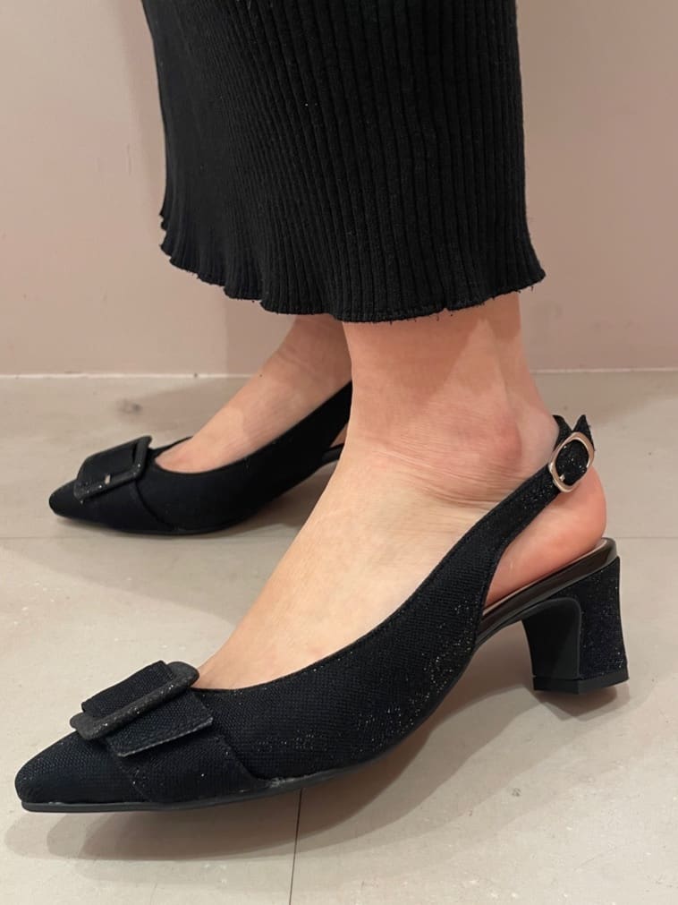 SEIKOさんの「ESPERANZA｜バックストラップバックルヒールパンプス」を使ったコーディネート