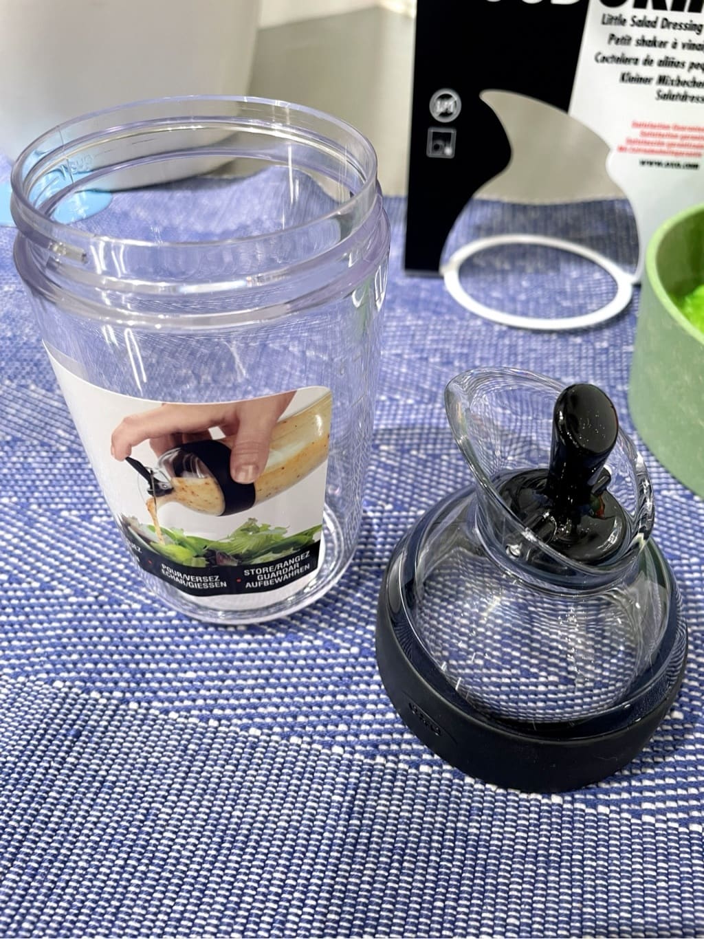 まのちゃんさんの「212 KITCHEN STORE｜ドレッシングシェーカー 小 BK ＜OXO オクソー＞」を使ったコーディネート