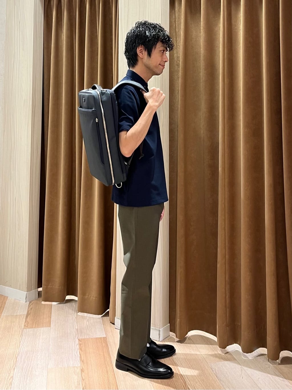 URAさんの「TAKEO KIKUCHI｜【全7サイズ&times;8色展開！】トップマルチヘリンボン パンツ」を使ったコーディネート