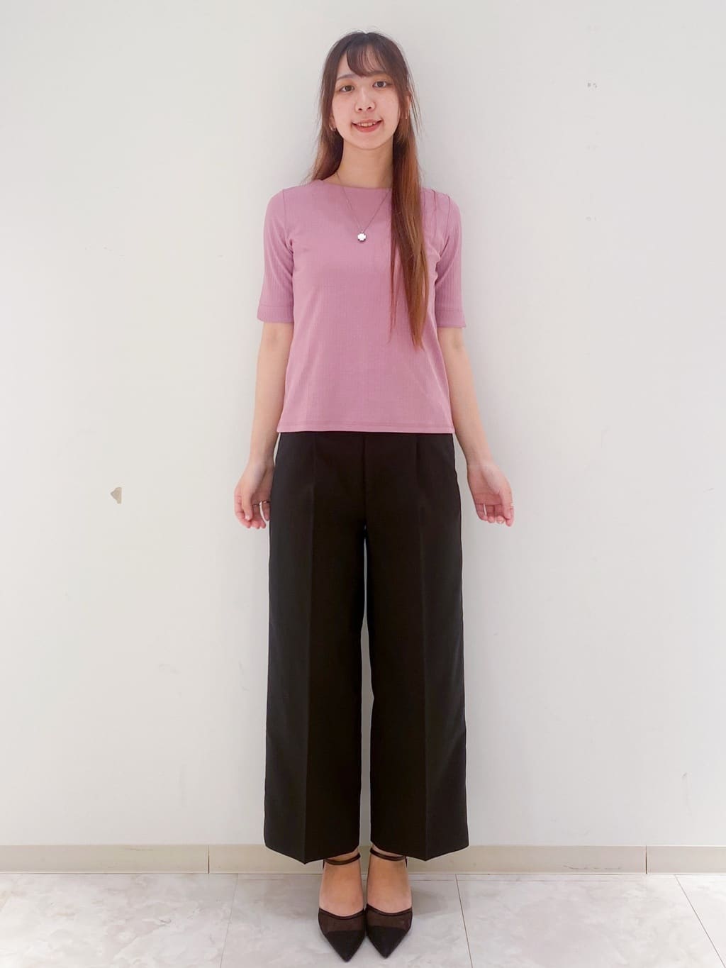 yurinaさんの「index｜《7色展開／XS-LLサイズ》ボートネックリブトップス【UV／洗濯機洗い可】」を使ったコーディネート