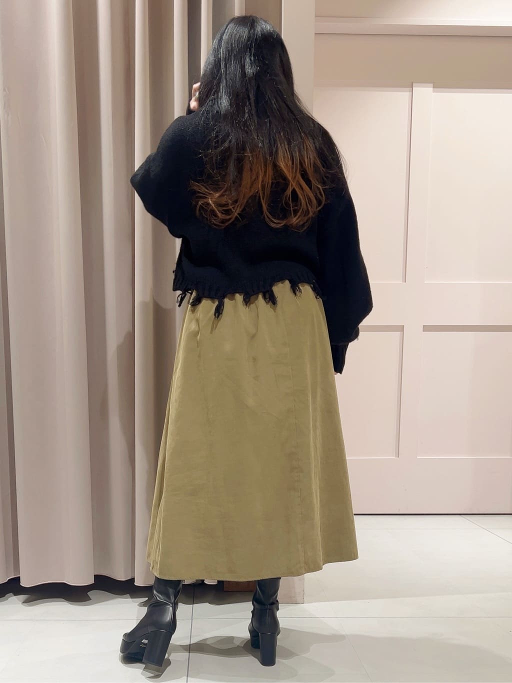 りえさんの「ESPERANZA｜ゆる傾斜ショートブーツ」を使ったコーディネート