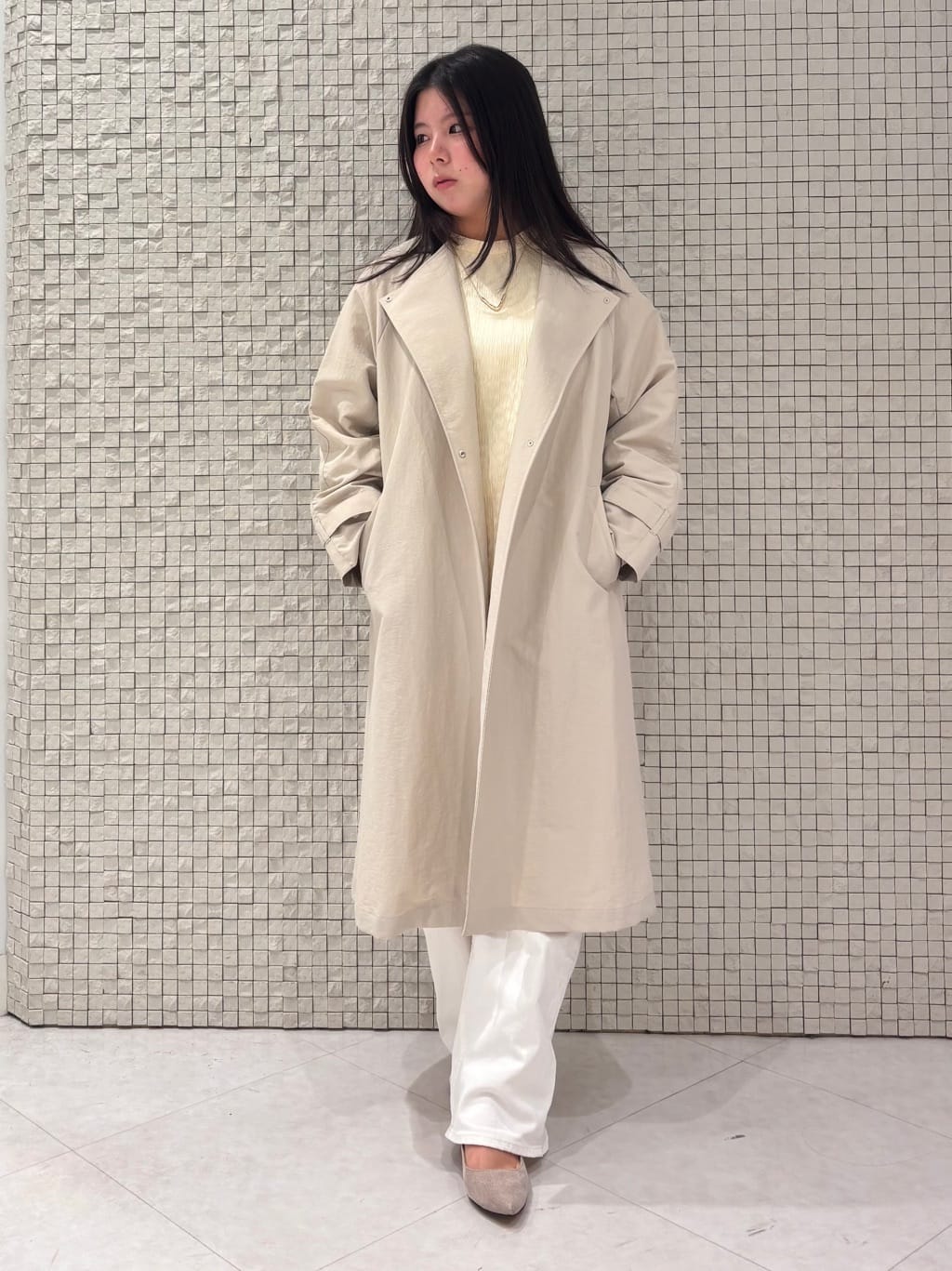 MEGUMIさんの「INDIVI｜【褒められデニム】ワイドストレート デニムパンツ」を使ったコーディネート