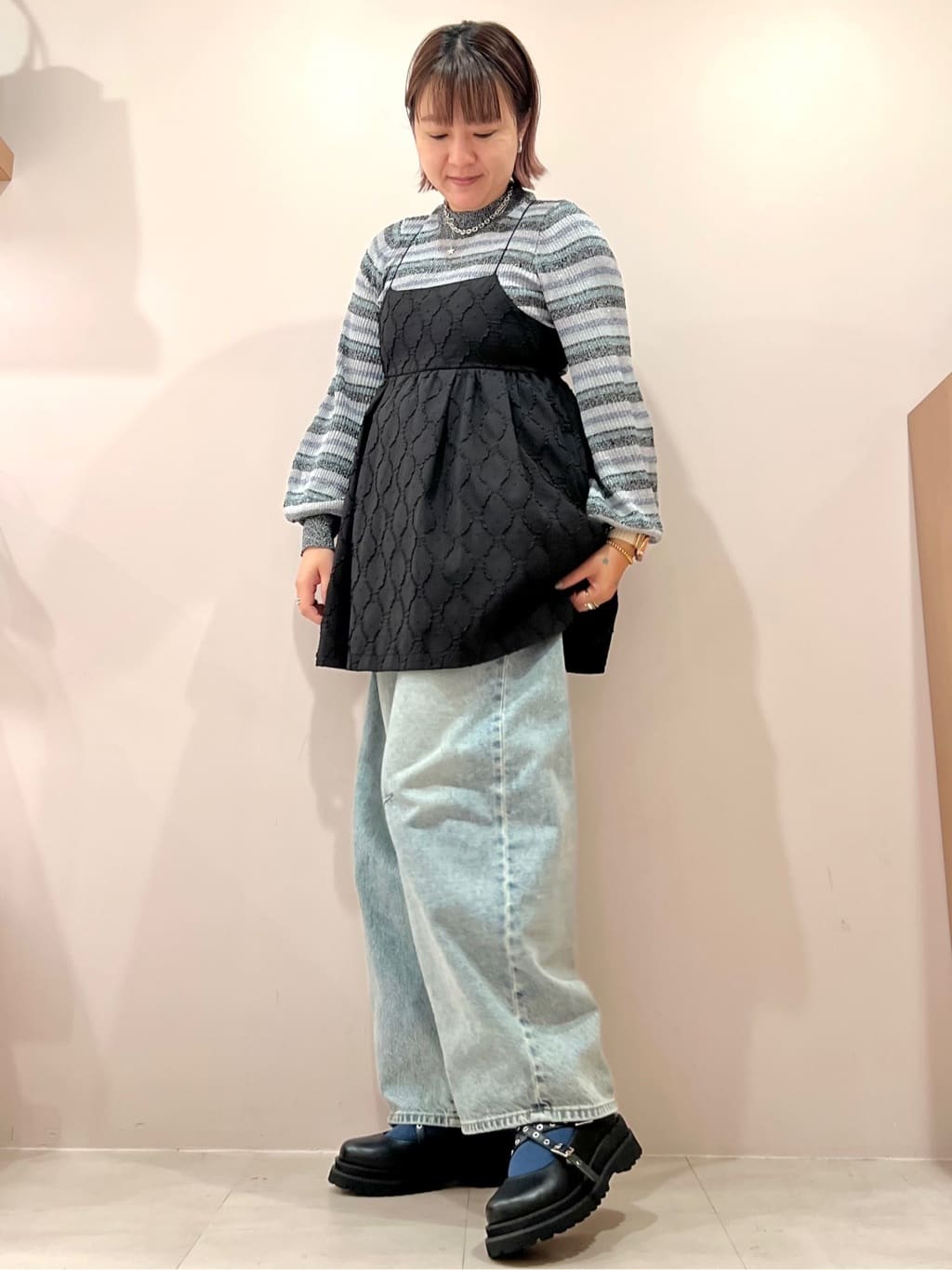 TAKAさんの「ESPERANZA｜グロメットクロスストラップスニーカー」を使ったコーディネート
