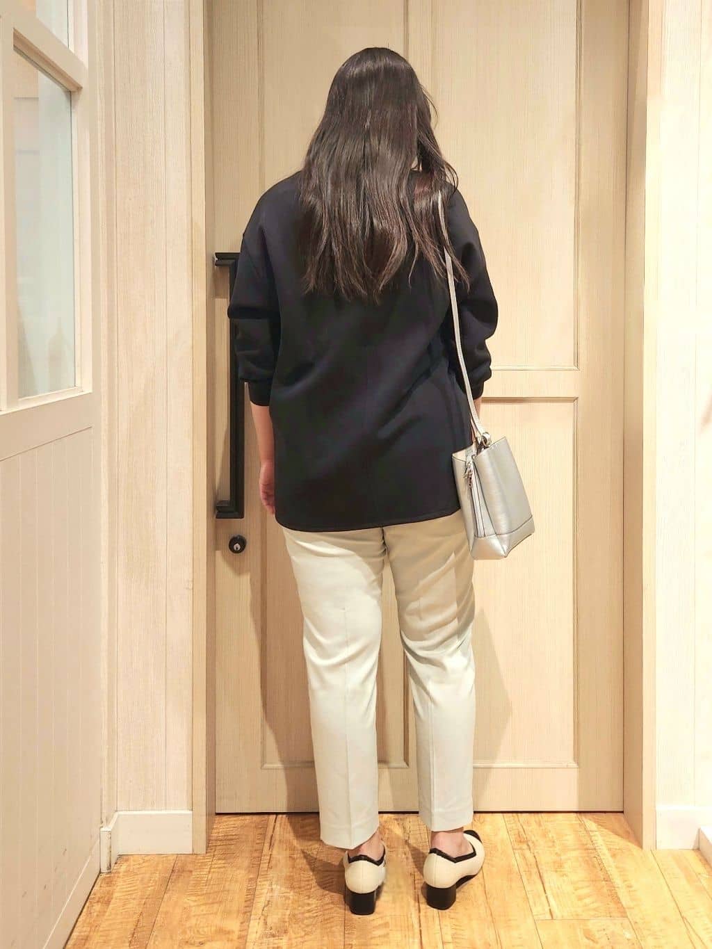 れーやんさんの「SHOO･LA･RUE｜【洗える/SS-3L】すっきりキレイにかっこよく 大人のテーパードパンツ」を使ったコーディネート