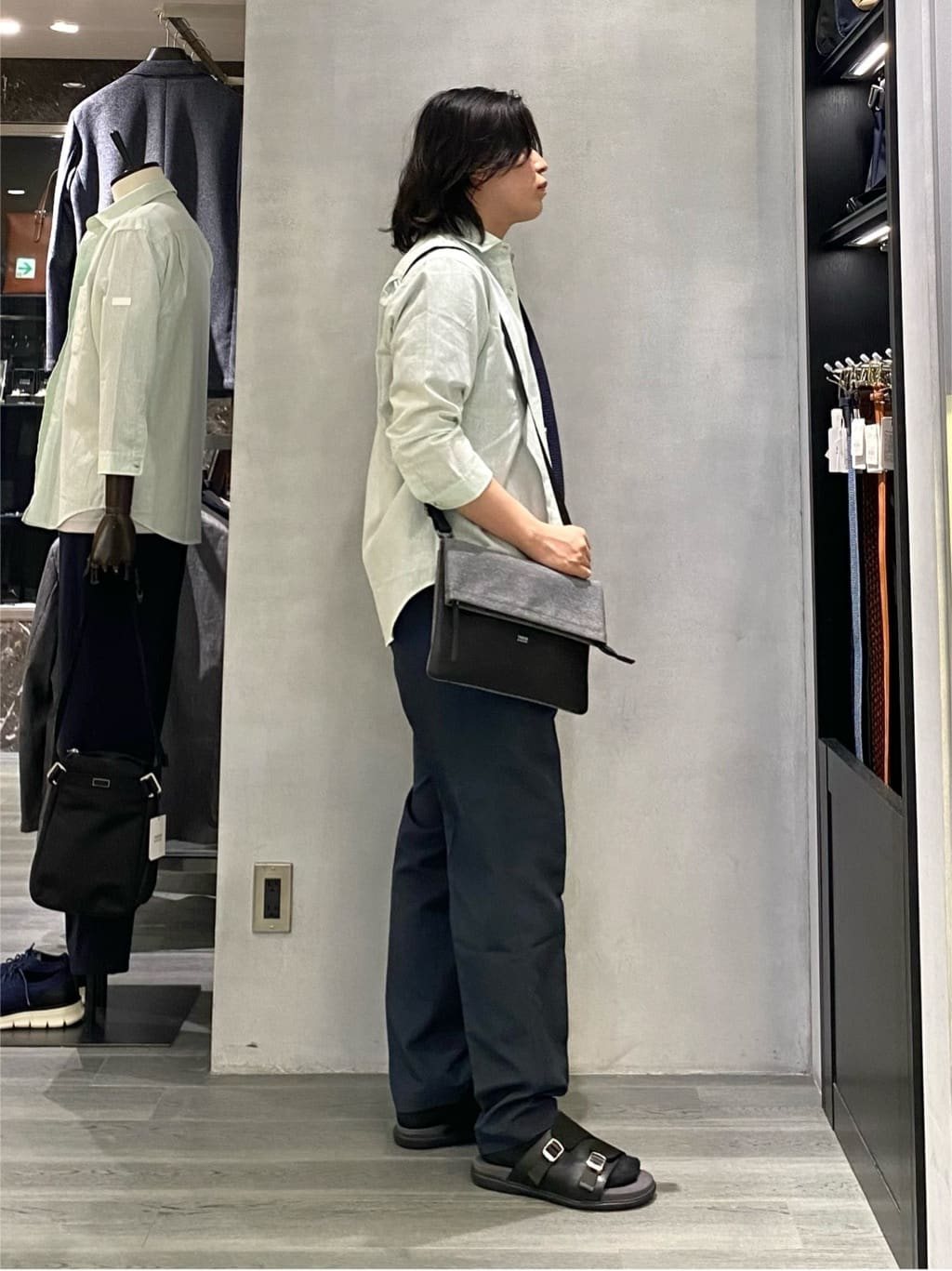 nishiさんの「TAKEO KIKUCHI｜【2WAY】ショルダー クラッチバッグ」を使ったコーディネート