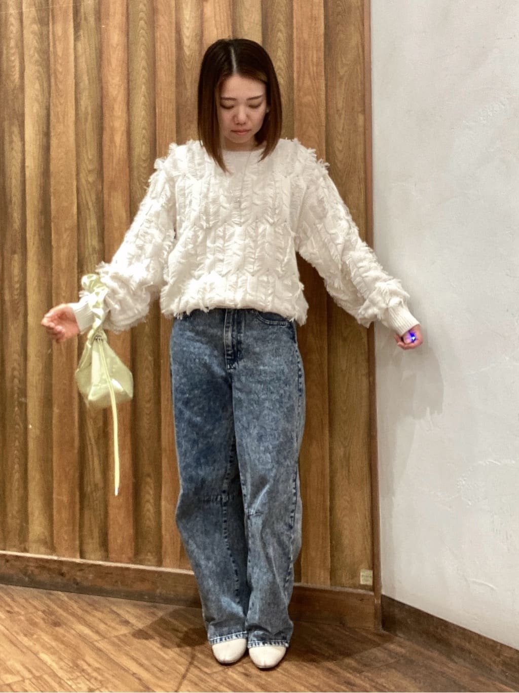 saaさんの「SHOO･LA･RUE｜◆【S-LL】一枚で主役級。フリンジが目を惹くゆるニット」を使ったコーディネート