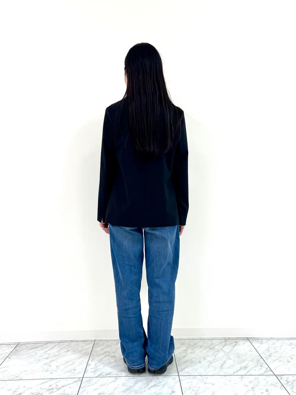 yukoさんの「INDIVI｜【褒められデニム】ワイドストレート デニムパンツ」を使ったコーディネート
